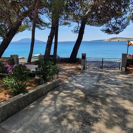 Sidus Maris, Spacious Seaside Apartment With Free Parking Martinšćica Eksteriør billede