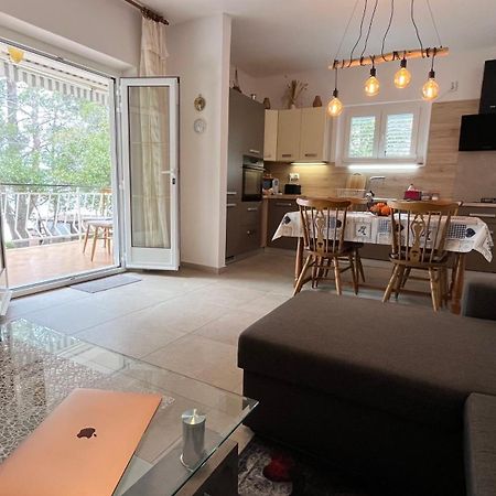 Sidus Maris, Spacious Seaside Apartment With Free Parking Martinšćica Eksteriør billede
