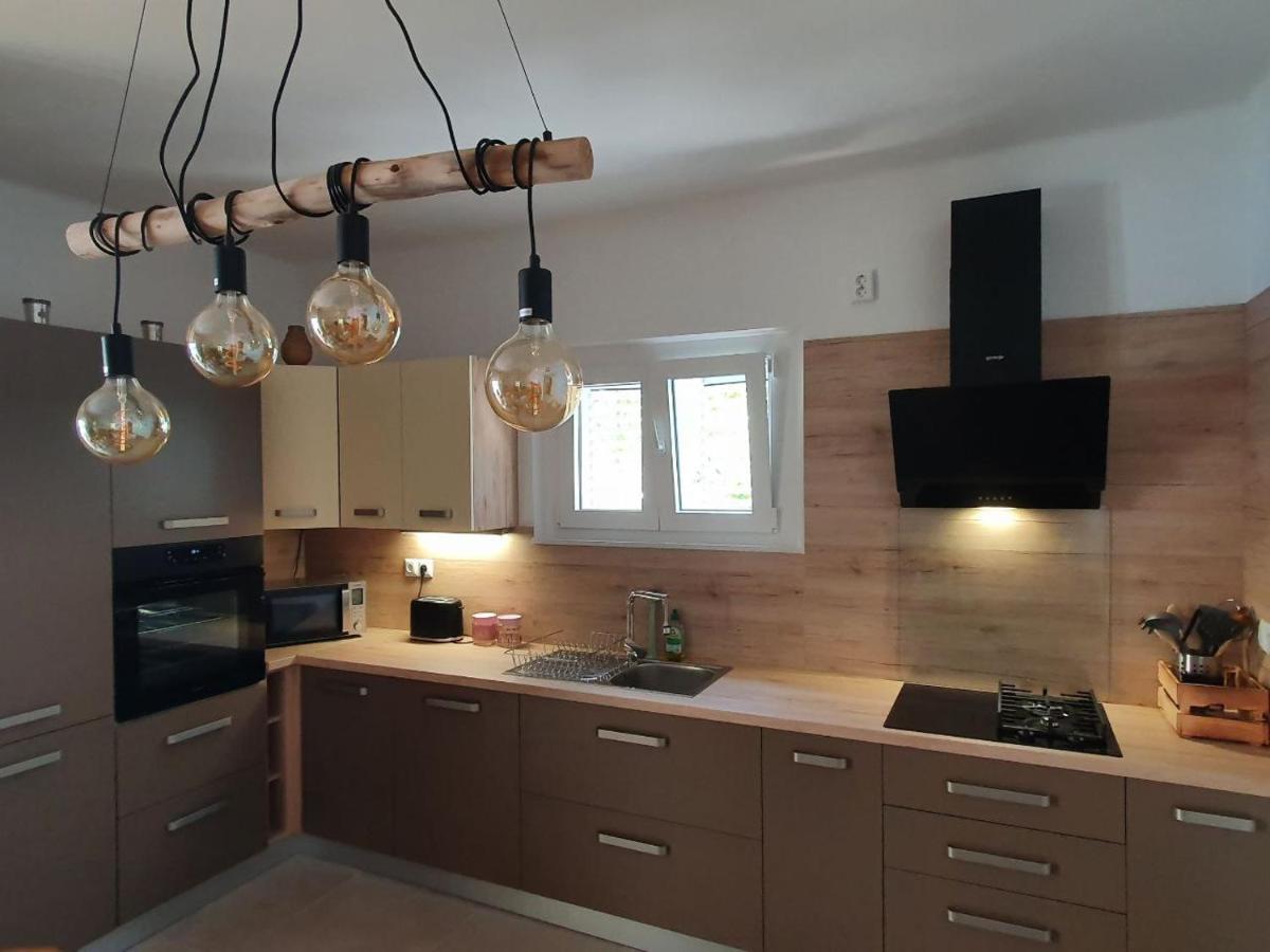 Sidus Maris, Spacious Seaside Apartment With Free Parking Martinšćica Eksteriør billede