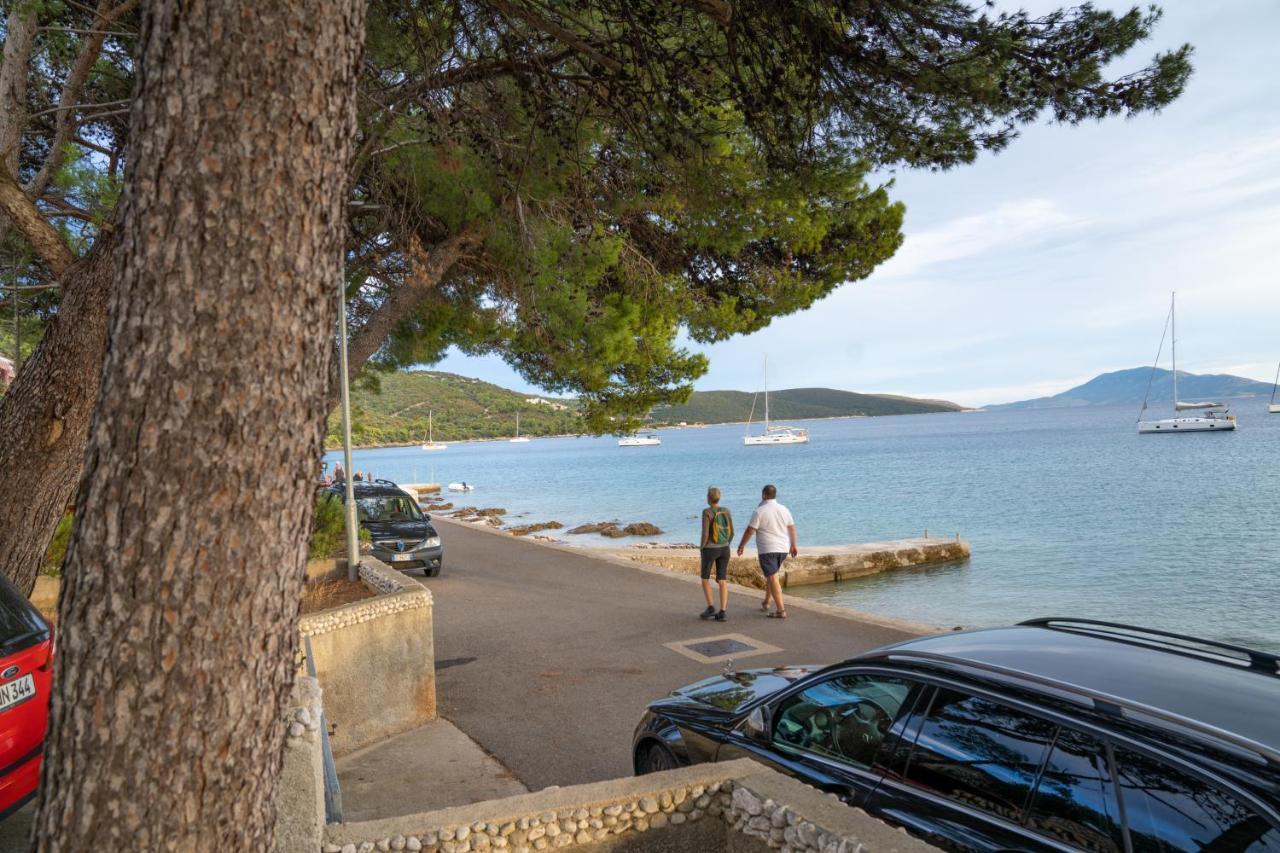 Sidus Maris, Spacious Seaside Apartment With Free Parking Martinšćica Eksteriør billede