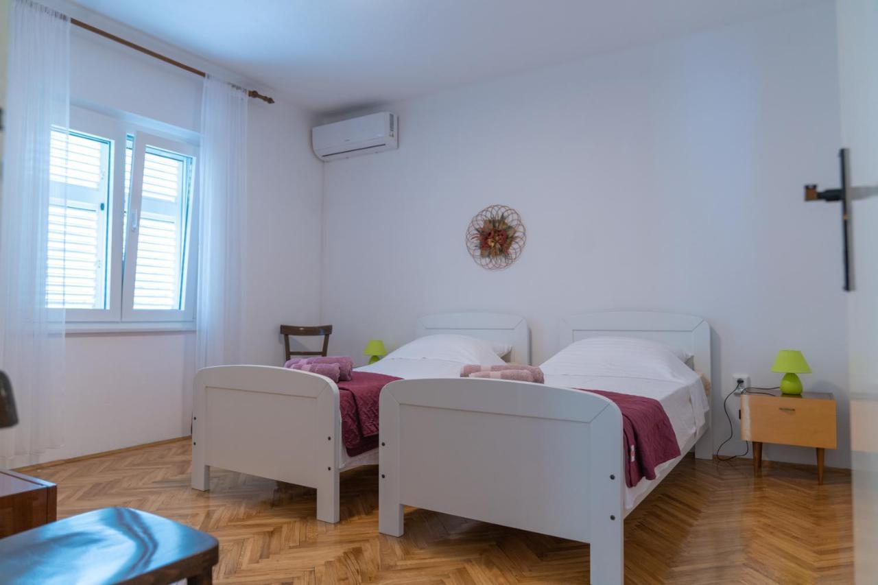 Sidus Maris, Spacious Seaside Apartment With Free Parking Martinšćica Eksteriør billede